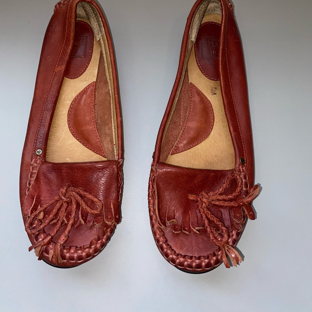 Frye - Genuine leather red moccasins with braided tassels - size 8